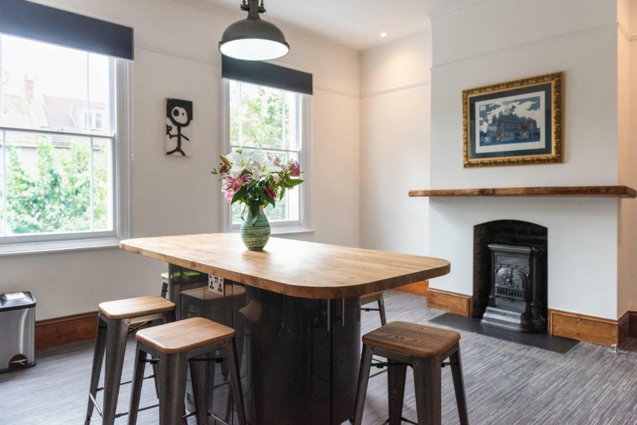 144 Lower Cheltenham Place Hotel Bristol Bagian luar foto